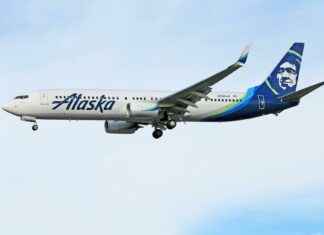 Alaska Airlines Pilot Emily Wiprud Spoke To CBS News Alaska Airlines Pilot Emily Wiprud Spoke To CBS News