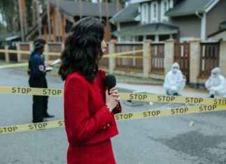 How Much Does A News Anchor Earn How Much Does A News Anchor Earn