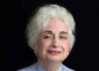 Navigating Boundaries with Well-Meaning Family: Coping with Intrusive Relatives navigating-boundaries-with-well-meaning-family-coping-with-ntrusive-relatives