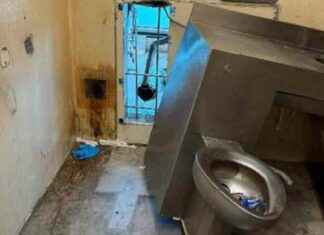 New Orleans Jail Escapees Leave Taunting 3-Word Message in Photo new-orleans-jail-escapees-leave-taunting-3-word-message-in-photo