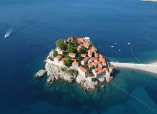 TheHomeTrotters.com Travel Tips: Unlock Secrets To Amazing Adventures