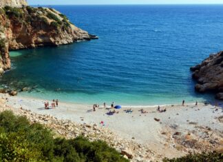 TheHomeTrotters Travel Tips: Unlock Secrets for Amazing Adventures