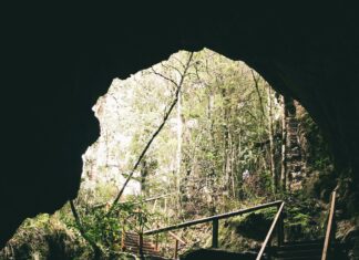 OnThisVerySpot.com: Discover Hidden Stories That Will Amaze You