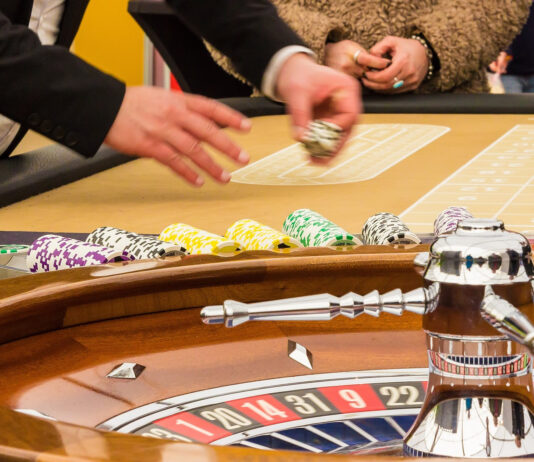 How a Casino Games Aggregator Helps Operators Stay Competitive